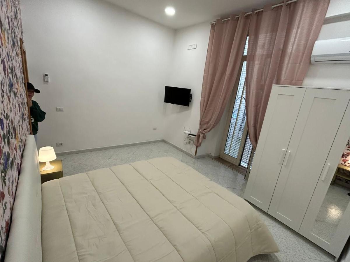 Casa Leonardo Apartment Наполи Екстериор снимка